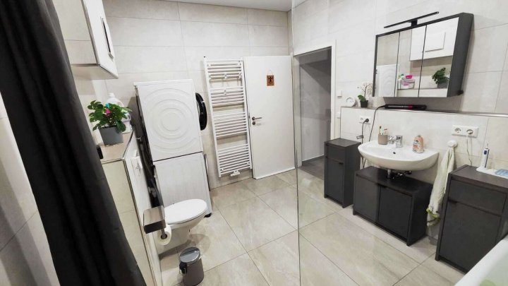 ***Exclusive Wohneinheit mit Garage und Stellplatz***