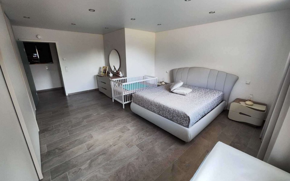 Schlafzimmer 1