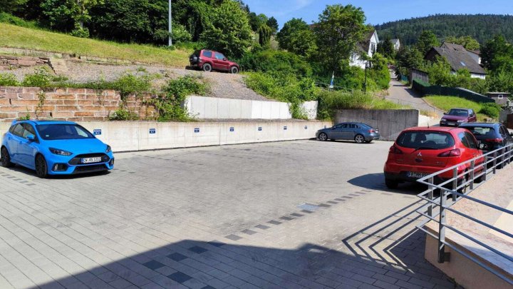 ***Exclusive Wohneinheit mit Garage und Stellplatz***