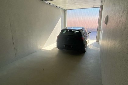 Auto in Garage