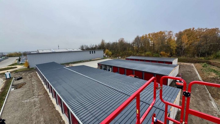 XL- und L-Garagen direkt an der A7, nähe Amazon McDonalds
