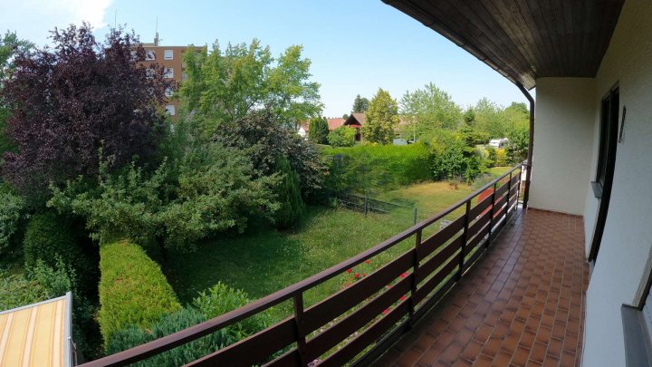 Doppelhaushälfte mit Garten und Garage – Ihr neues Zuhause wartet!