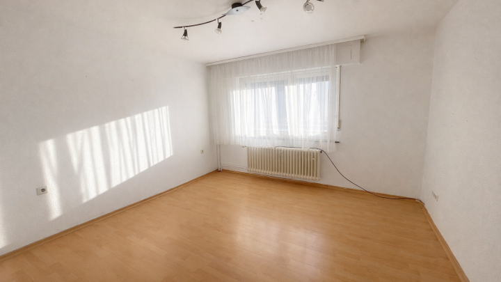 Attraktive 3-Zimmer-Wohnung mit großem Balkon, schöner Küche und Stellplatzoption
