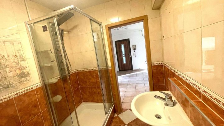 Attraktive 3-Zimmer-Wohnung mit großem Balkon, schöner Küche und Stellplatzoption