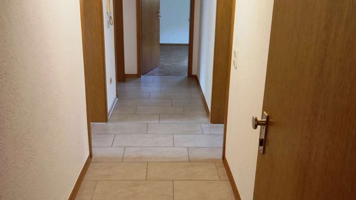 Ruhige, schöne 2,5 Zimmer Whg in Kieselbronn mit Terrasse