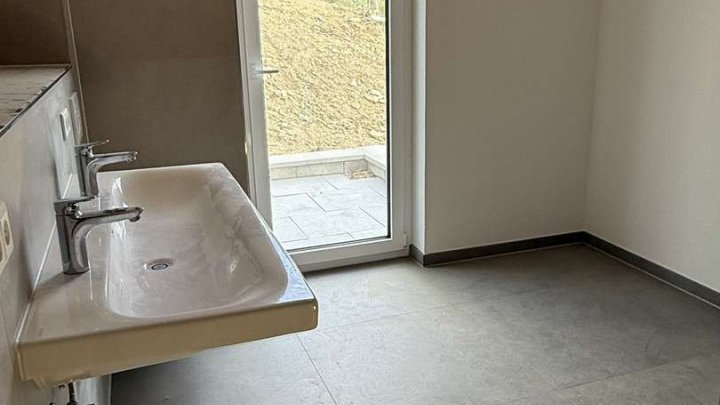 Neubau Doppelhaushälfte mit Panorama-Aussicht in Stein zu verkaufen!