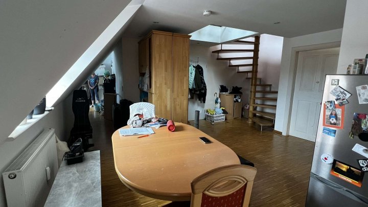 2-Zimmer DG-Whg mit 74 qm Gewölbekeller in Stein zu verkaufen!