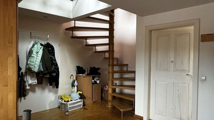 2-Zimmer DG-Whg mit 74 qm Gewölbekeller in Stein zu verkaufen!