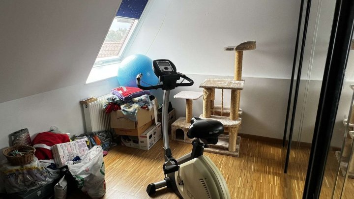 2-Zimmer DG-Whg mit 74 qm Gewölbekeller in Stein zu verkaufen!