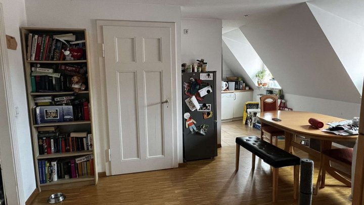 2-Zimmer DG-Whg mit 74 qm Gewölbekeller in Stein zu verkaufen!