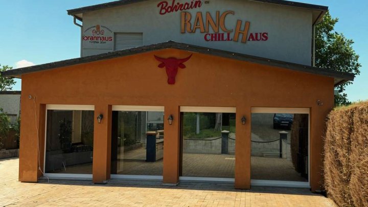 Vielseitiges Objekt / Vereinsheim mit Wohnung in toller Aussichtslage