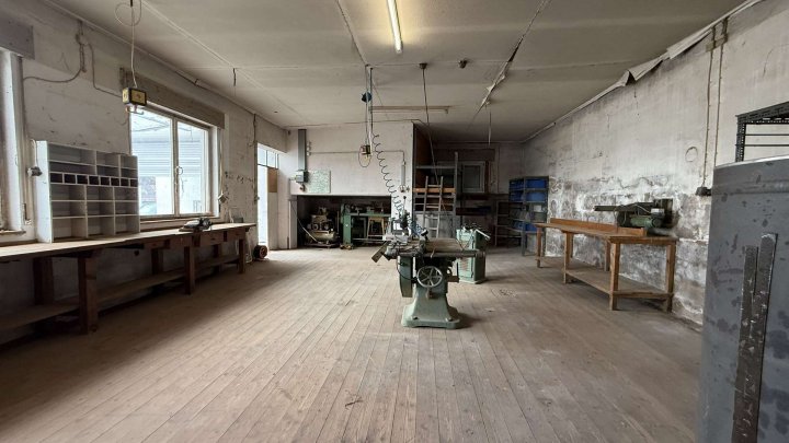 Potenzial ohne Ende! Großes Einfamilienhaus mit Werkstattgebäude, Garage & Garten