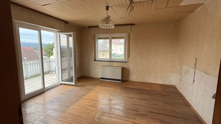 Potenzial ohne Ende! Großes Einfamilienhaus mit Werkstattgebäude, Garage & Garten