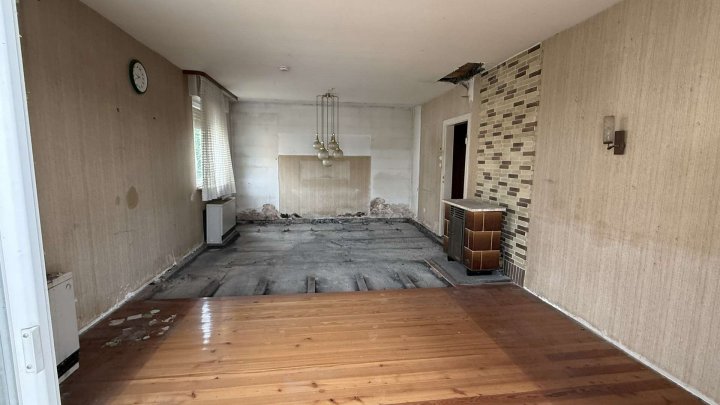 Potenzial ohne Ende! Großes Einfamilienhaus mit Werkstattgebäude, Garage & Garten