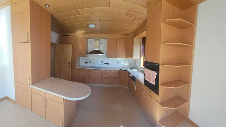 ***Gepflegtes Einfamilienhaus mit goßer Werkstatt/Garage zu verkaufen!***