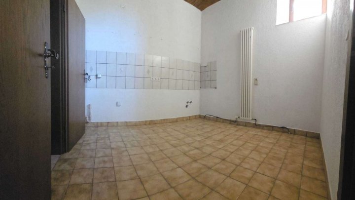 ***Gepflegtes Einfamilienhaus mit goßer Werkstatt/Garage zu verkaufen!***