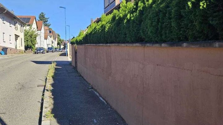 ***Gepflegtes Einfamilienhaus mit goßer Werkstatt/Garage zu verkaufen!***