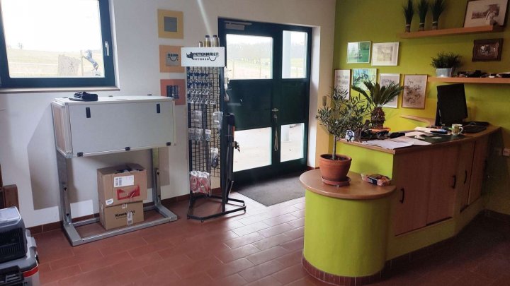 Gewerbehalle mit Nebengebäude und Stallung bei Künzelsau!