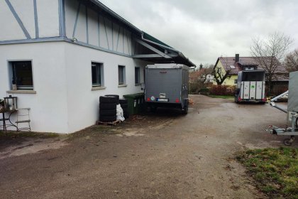 Zufahrt zum hinteren Bereich