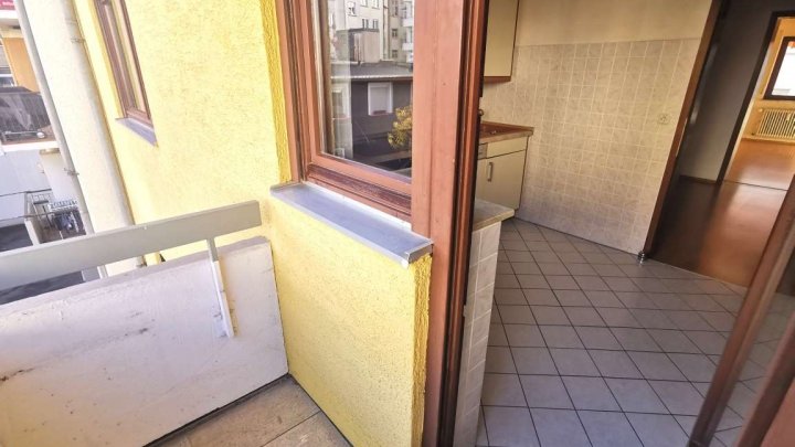 Helle ETW in zentraler, ruhiger Lage mit EBK und Garage