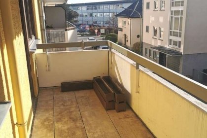 Balkon mit Markise