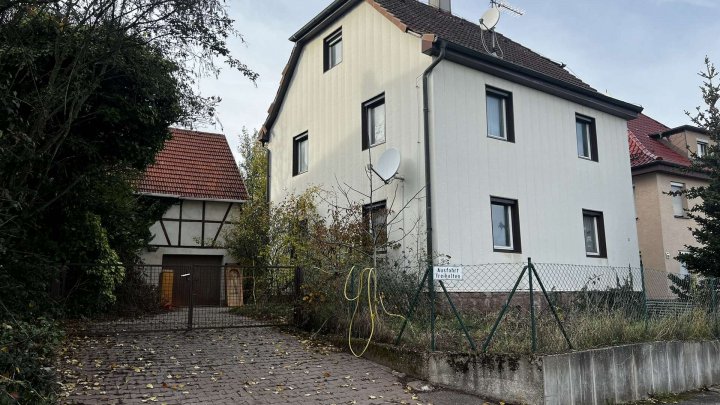 Großes Grundstück, Sanierungsobjekt mit Scheune und viel Potenzial in Büchenbronn