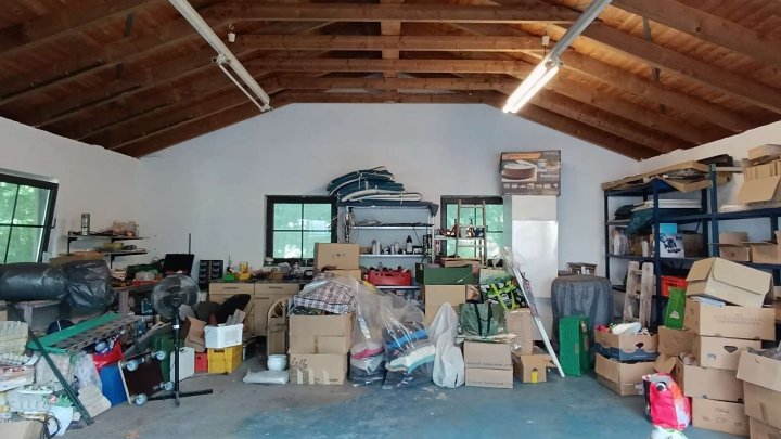 großes Haus mit 3 Einheiten mit weitläufigem Grundstück und zahlreichen Nutzungsmöglichkeiten