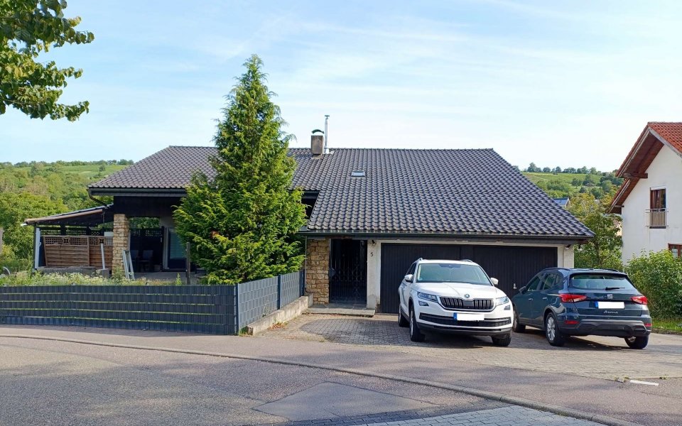 Frontansicht Straße