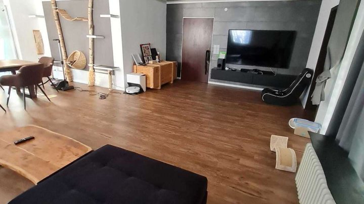 großes Haus mit 3 Einheiten mit weitläufigem Grundstück und zahlreichen Nutzungsmöglichkeiten