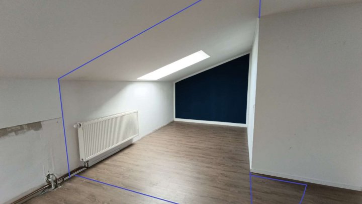 großes Haus mit 3 Einheiten mit weitläufigem Grundstück und zahlreichen Nutzungsmöglichkeiten