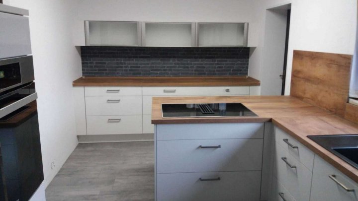 großes Haus mit 3 Einheiten mit weitläufigem Grundstück und zahlreichen Nutzungsmöglichkeiten