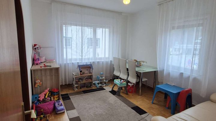 Gepflegtes 3-Familienhaus für mehrere Generationen