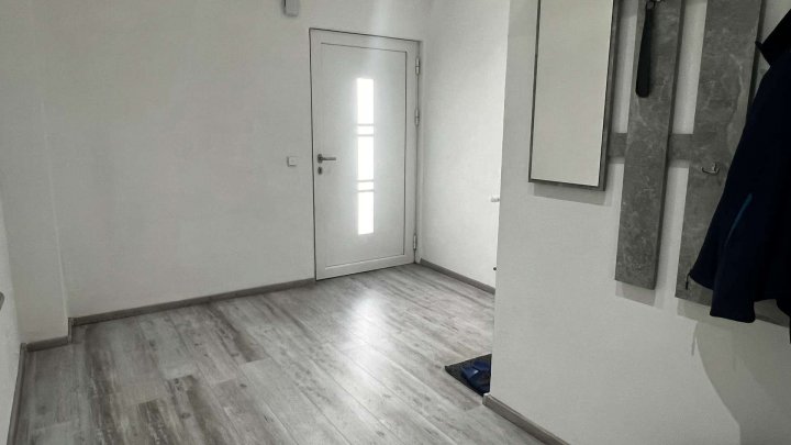 Sehr großzügige 5 Zimmer Wohnung im Hinterhof mit Stellplatz zu verkaufen!
