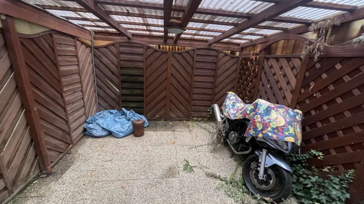 Raum für Ideen: Doppelhaushälfte mit Bauplatz, großem Garten und Garage