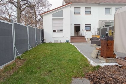 Grünfläche mit Abstellbereich