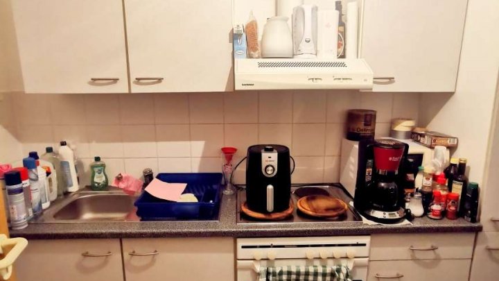 Zentrumsnahe 2-Zi.-ETW mit EBK, Balkon und Carport