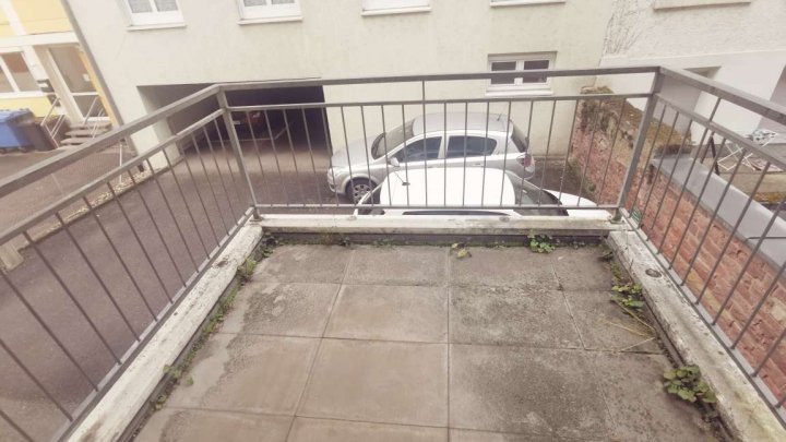 Zentrumsnahe 2-Zi.-ETW mit EBK, Balkon und Carport