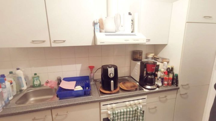 Zentrumsnahe 2-Zi.-ETW mit EBK, Balkon und Carport