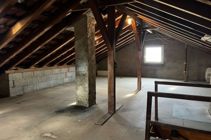 Dachgeschoss zum Ausbau geeignet