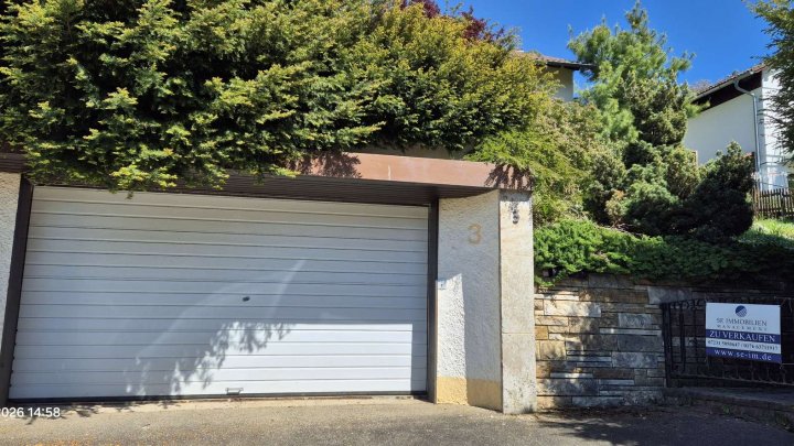 Schönes Haus mit Traumaussicht, Einliegerwohnung, schönem Garten und Garage zu verkaufen!!