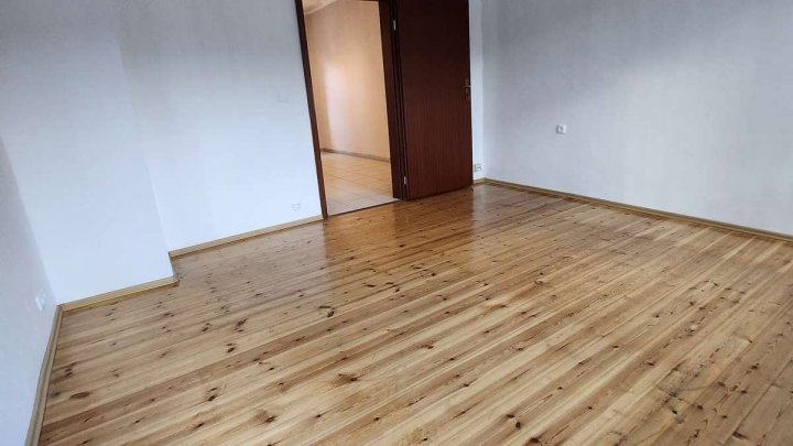 5 Wohnungen umsetzbar, Gewerbe & Hinterhaus! Alles unter 2 Dächern!