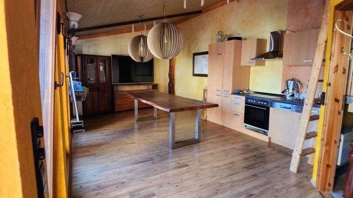 5 Wohnungen umsetzbar, Gewerbe & Hinterhaus! Alles unter 2 Dächern!