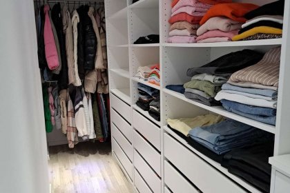 Begehbarer Kleiderschrank UG eingrichtet