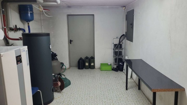 *** Einfamilienhaus mit Restarbeiten ***