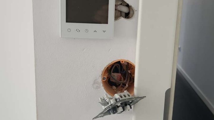 *** Einfamilienhaus mit Restarbeiten ***