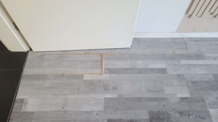 *** Einfamilienhaus mit Restarbeiten ***