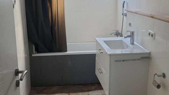 *** Einfamilienhaus mit Restarbeiten ***