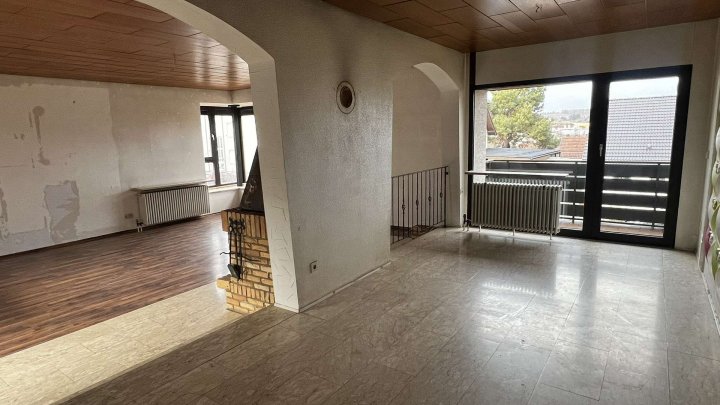 Rohdiamant braucht Feinschliff! Schönes Haus - renovierungsbedürftig zu verkaufen.