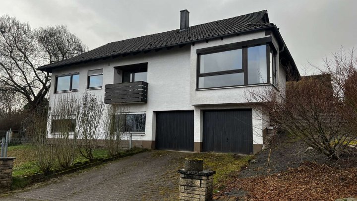 Rohdiamant braucht Feinschliff! Schönes Haus - renovierungsbedürftig zu verkaufen.