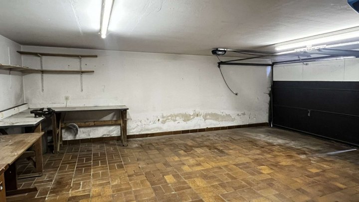 Rohdiamant braucht Feinschliff! Schönes Haus - renovierungsbedürftig zu verkaufen.